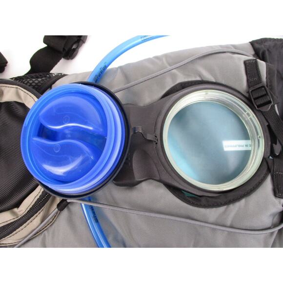 Camelbak Lobo Black Grey Hydration Pack 1.5 Litre Bladder - Picture 4 of 6